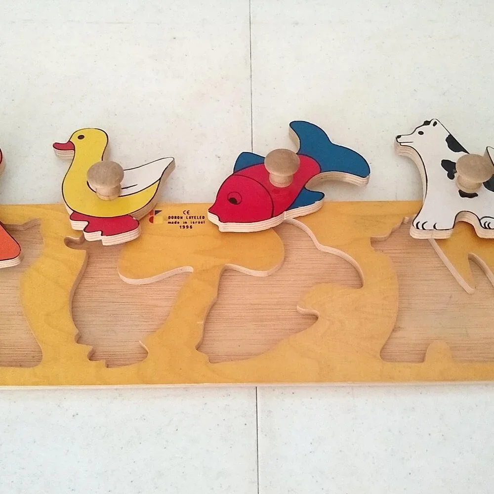 Wooden Doron layeled Animals big knobs used